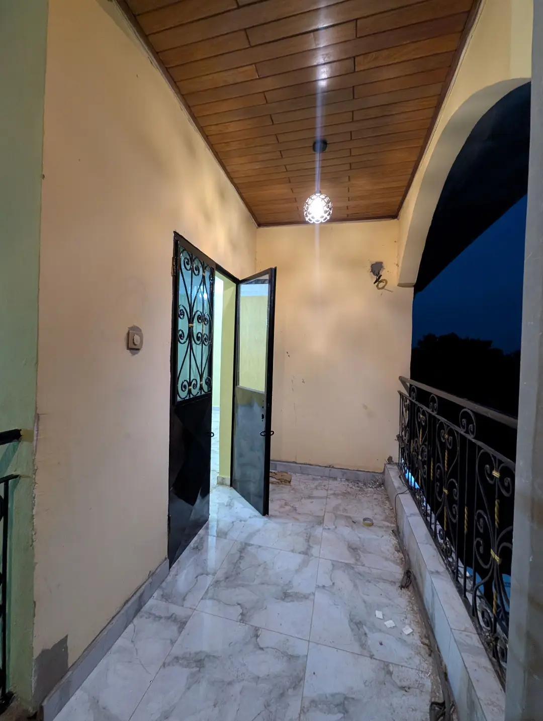 Appartement moderne à louer à Bafoussam Saint Charles - Image 2