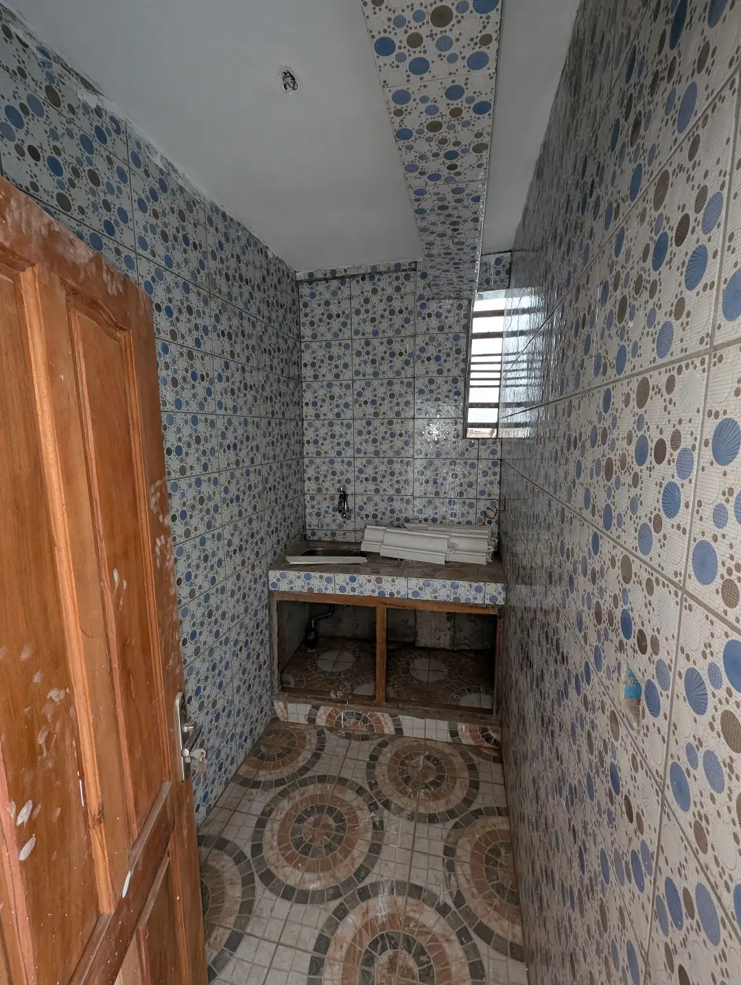 Studio moderne à louer à Bafoussam Kouongouo - Image 7